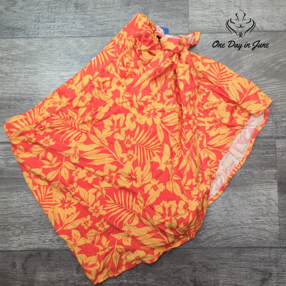 Arizona Jean Co. Wrap Front Tropical Shorts Size M